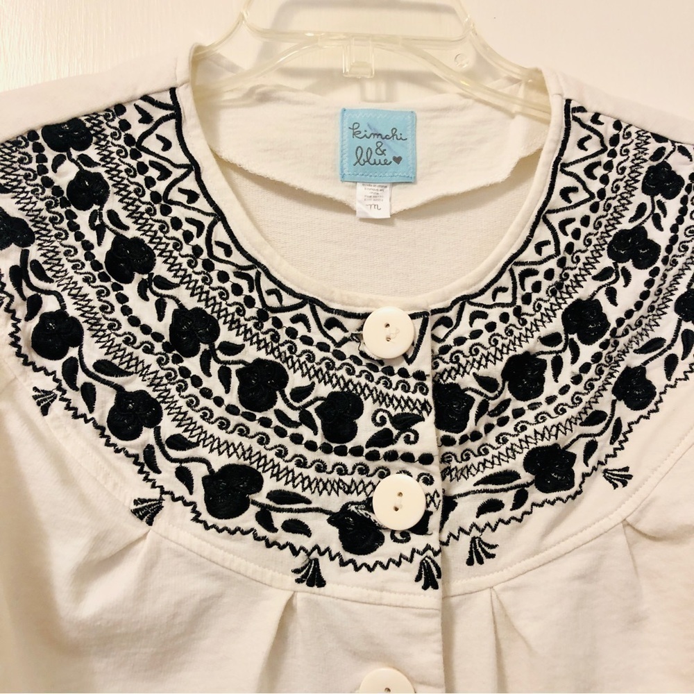 Kimchi Blue Y2K Embroidered Peasant Top • White & Blue • Size M - Picture 13 of 15